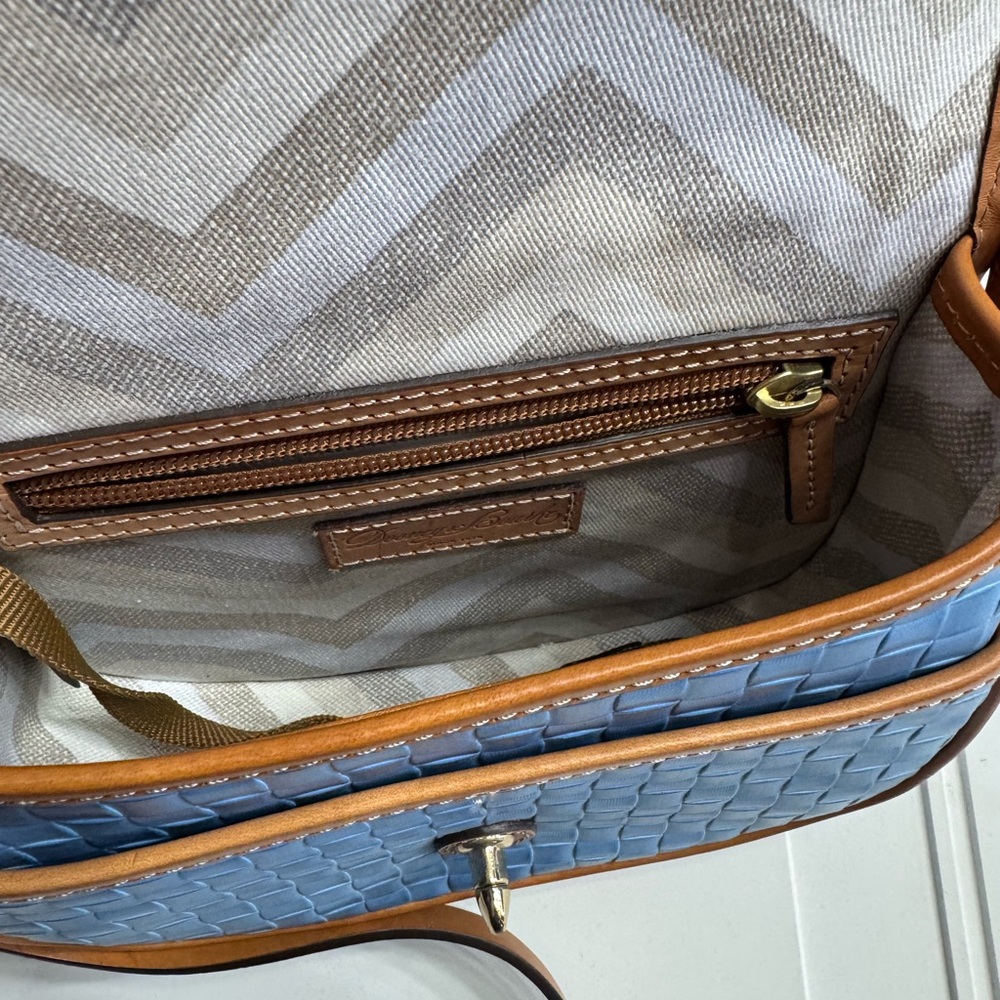 Dooney & Bourke Claremont Field Bag Light Blue Woven Leather Crossbody Purse - Picture 8 of 9